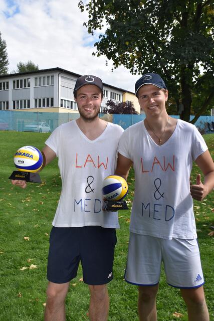 Platz zwei holten sich die Lokalmatadore "Law&amp;Med" aus Telfs. 