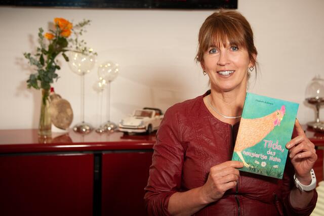 Elisabeth Arztmann ging mit ihrem Buch "Tilda, das neugierige Huhn" unter die Autoren.