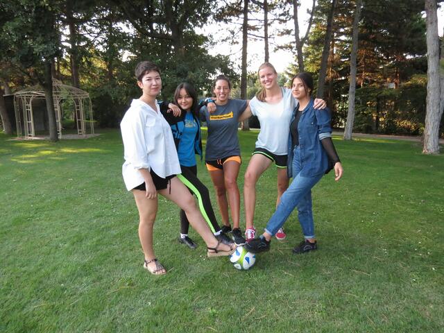 Fußballspiel über Nationengrenzen hinweg: Der Verein Play Together Now bietet kostenlose Aktivitäten für junge Menschen mit Fluchthintergrund. | Foto: Sabine Krammer