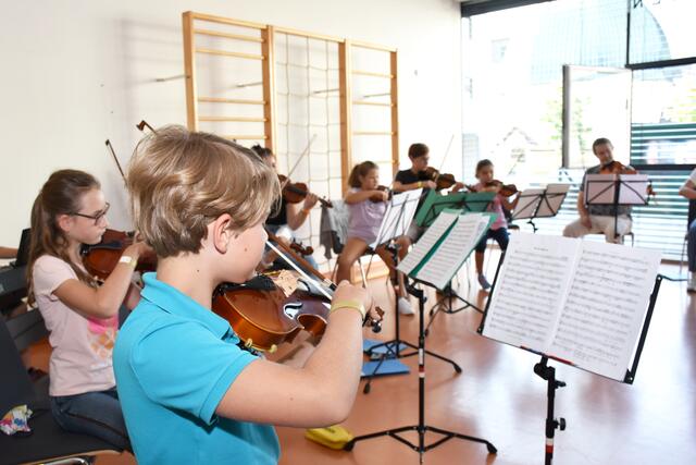 In der Sommermusikwoche bekamen die NachwuchsmusikerInnen ausreichend Gelegenheit zum Üben. | Foto: Land/Pölzl