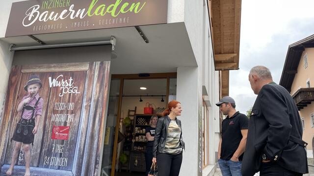 Der Inzinger Bauernladen ist ein Geheimtipp für alle, die Lebensmittel mit hoher Qualität genießen wollen. Täglich 24 Stunden kann jeder die Produkte von Maizner beim "WurstJoggl" in der Hauptstraße 28 kaufen. Bequem und ganz spontan können Kunden jederzeit zwischen Speck, Würsten und Fleisch wählen.