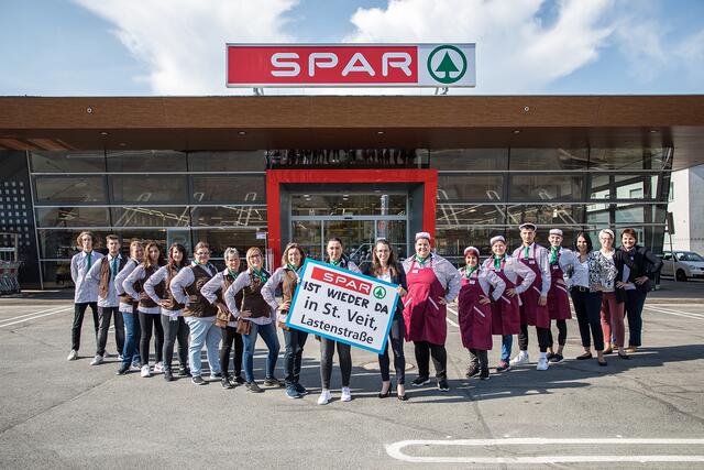 Das Team im neugestalteten SPAR in der Lastenstraße.
