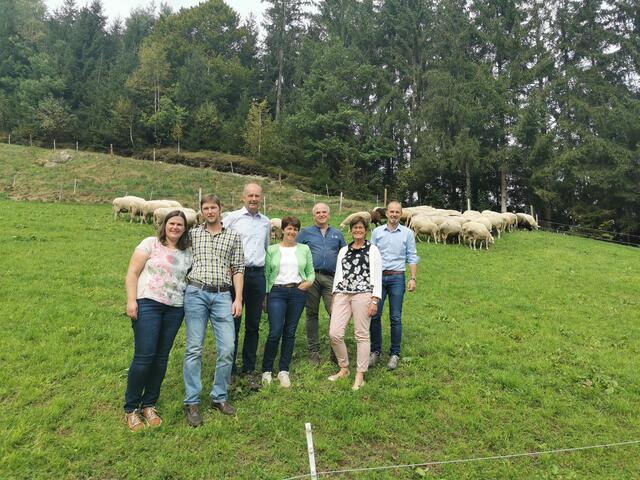 Die Familie Kammerlander erhielt Besuch von der Landwirtschaftskammer. | Foto: LK Tirol