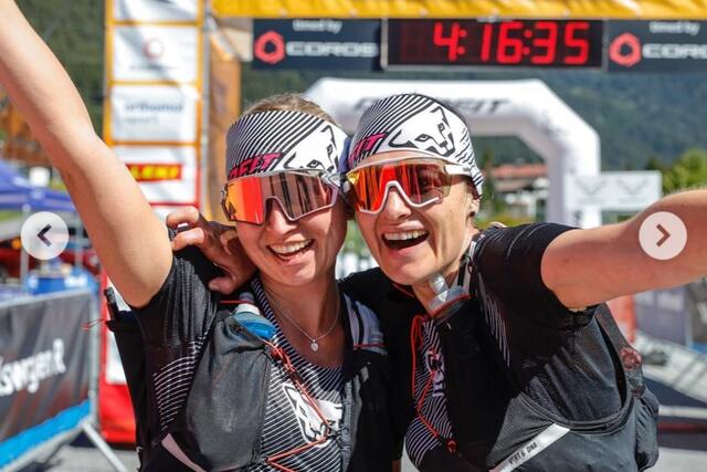 transalpine-run-andrea-zogsberger-und-christina-stadelmann-finishen