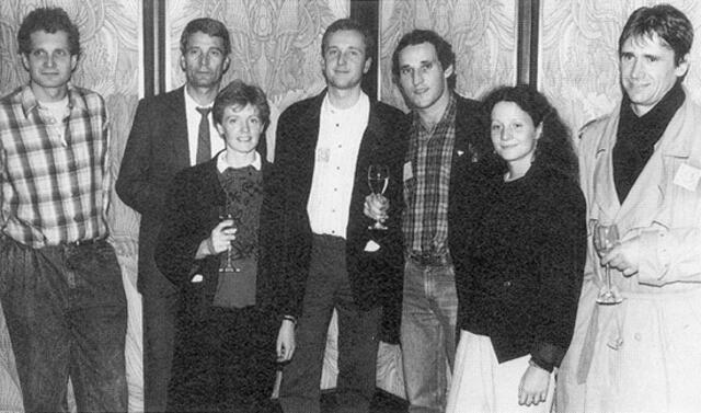 Erinnerungen an früher (Dr. Clemens Lothaller, 3.v.li. und Franz Viehböck, 3 v.re.) bei der Ausbildung