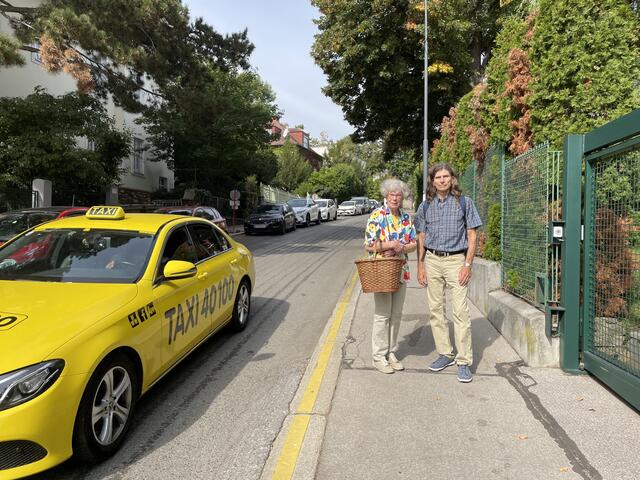 Norman Krenn und Irmfried Elischka haben es in der Geyergasse seit kurzem mit mehr Rasern und mehr Lärm zu tun. | Foto: Thomas Netopilik