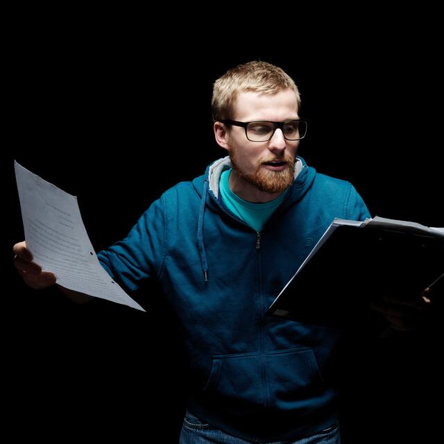 Eine Lesung und Poetry Slam von Stefan Abermann gibt es zum Jubiläum der Bücherei Axams. | Foto: Stefan Abermann