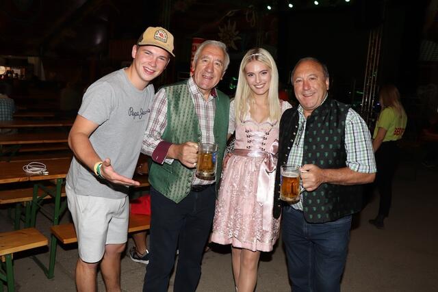 Musik-Generation trafen sich: Nico Kristoferitsch, Hans Willingshofer, Lisa Mikolaschek und Reinhold Willingshofer | Foto: Alfred Mayer