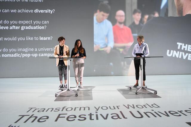 Die Ergebnisse präsentierten die Studierenden am Freitag im Deep Space des Ars Electronica Centers. | Foto: JKU