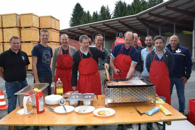 Eine gelungene Grillfeier für die Wehrkameraden als Dank und Wertschätzung von der Geschäftsführung