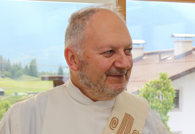 Diakon Bruno Tangl wie man ihn kannte, immer mit einem leichten Schmunzeln auf den Lippen. | Foto: Rimml