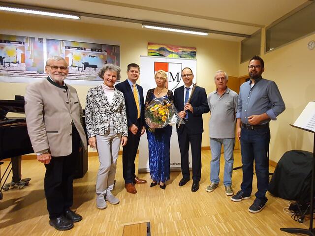 Bildungsgemeinderat Hans Jedliczka, Ingrid Dundler, VizeBgm. Georg Kabas, Lada Bauer-Ivanova, Martin Rotter-Nunner, Jorge Daniel Valencia (Leiter Musikschule Mauerbach), Kultur-Ausschussvorsitzender GGR Matthias Pilter