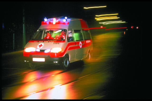 Der Motorradfahrer wurde verletzt. | Foto: ÖRK