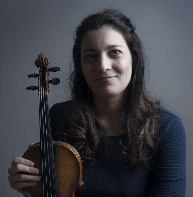 Helena Schöner ist mit der Violine mit dabei. | Foto: Konzerte im Achten