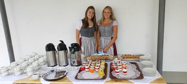 Alle freuen sich über die neue Qualität der Lehr- und Übungsräume