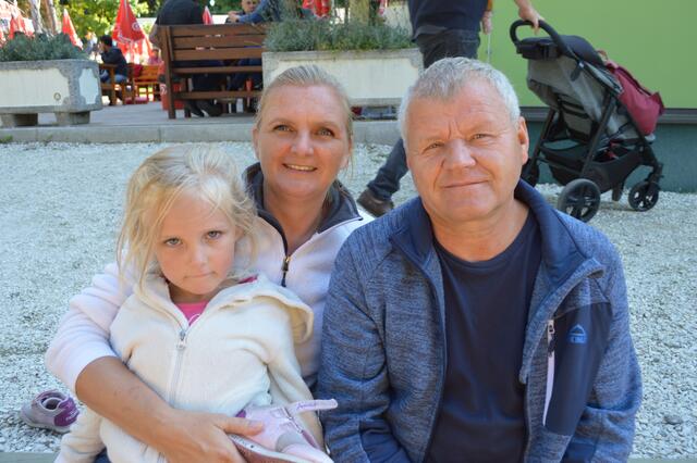 Helene und Gudrun Weinberger mit Hannes Heine | Foto: Christopher Polesnig 