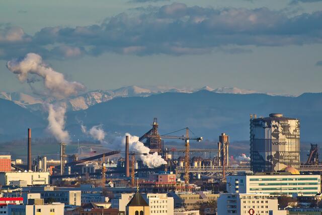 Die voestalpine forscht an nachhaltiger Stahlerzeugung. | Foto: Baumgartner/BRS