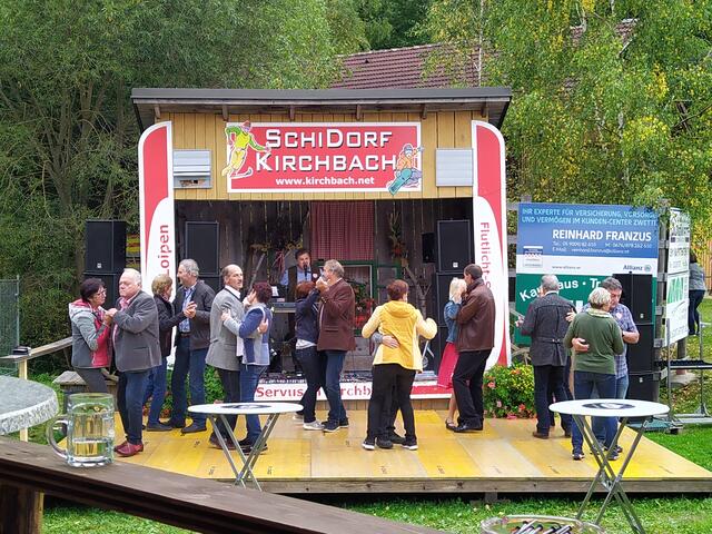 Auch einem Tänzchen - natürlich nur mit vertrauten Partnern - stand nichts im Wege