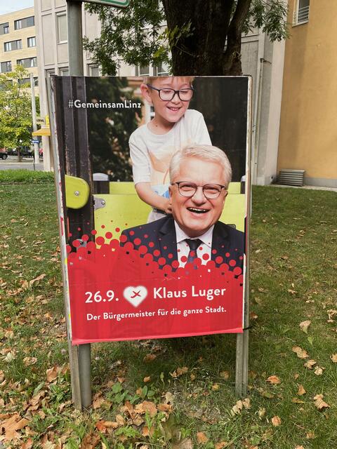 Das Lachen des Bürgermeisters ist authentisch, aber keine Kunst, schließlich wird er gekitzelt: 7 von 10 Punkten. | Foto: BRS/Diabl