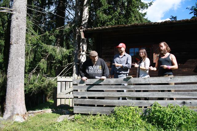 Die Hauptdarsteller: Autor Helmut-Michael Kemmer, Bauer Beau-James Leonard, Hornbläserin Martina Martinz und Ziegenbock Harald König. | Foto: RMK