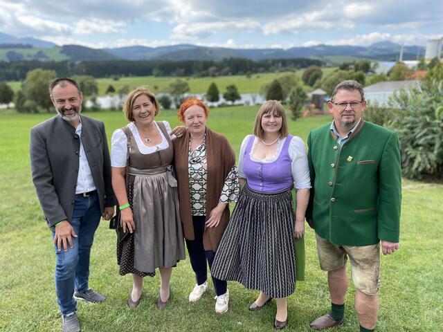 Feierten gemeinsam 130 Jahr Tourismusverein Passail. Vzbgm. Werner Berghofer, Christine Pollhammer (Almenland Tourismus), Obfrau des TV Passail Gabriele Reiterer, Bgm. Eva Karrer und Kassier vom TV Passail, Siegfried Stadlhofer (v.l.n.r.)