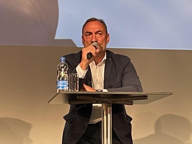 Wurde aufgrund des FPÖ-Plakates "Ihr seid hier nicht willkommen" attackiert: Mario Eustacchio