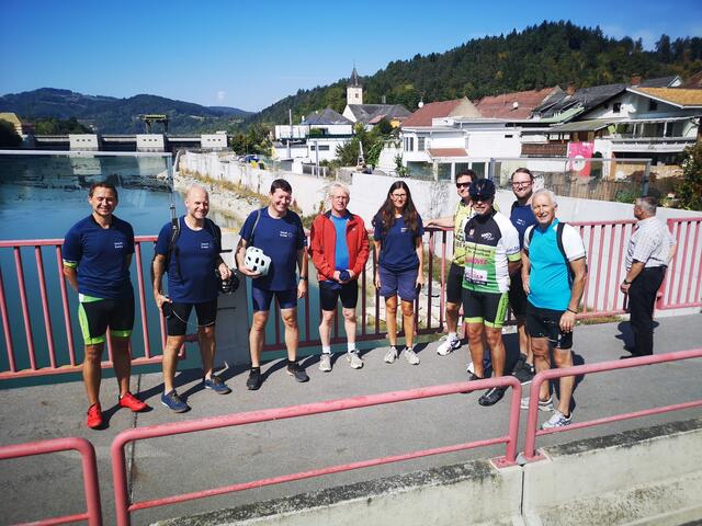 Paul Schmidt und Martin Selmayr (2. u. 3. von links) machten im Rahmen ihrer Tour auch in Lavamünd Halt. | Foto: Land Kärnten