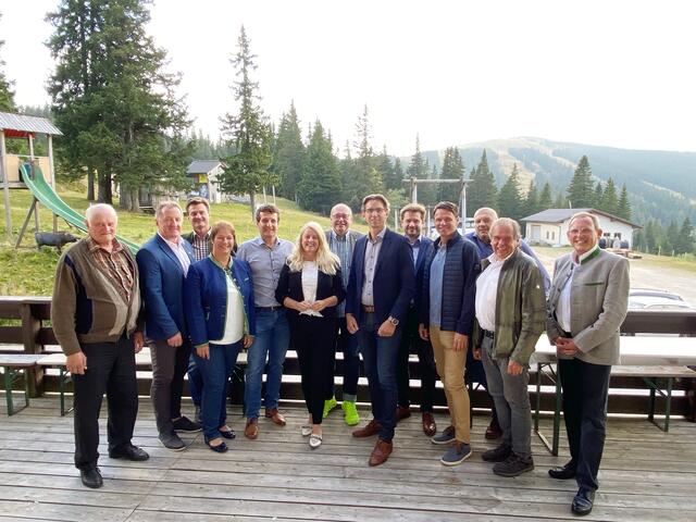 Auf der Gösler Hütte fand kürzlich ein weiteres Treffen der steirischen und kärntnerischen Vertreter aus den benachbarten Regionen statt. | Foto: Privat