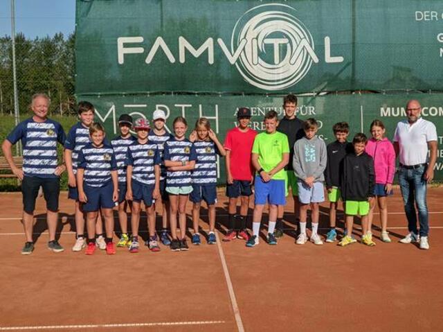 Der Nachwuchs des Tennisclubs Hausmannstätten (links) traf sich mit den jungen Fernitzer Kollegen zu einem spannenden Vergleichskampf. | Foto: kk