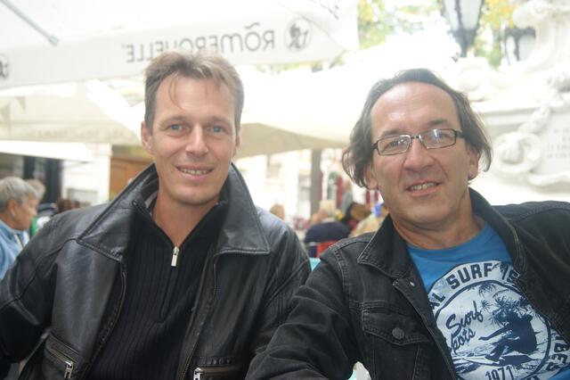 Christoph Wolfesberger und Franz Gira in Feierlaune.
 | Foto: Heimo Huber
