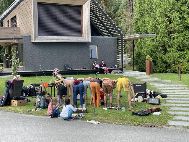 Das zeitgenössische Zirkusfestival "Cirque Neuburck" wurde erstmals beim Töpperschloss ausgetragen. | Foto: Sophia Lindner