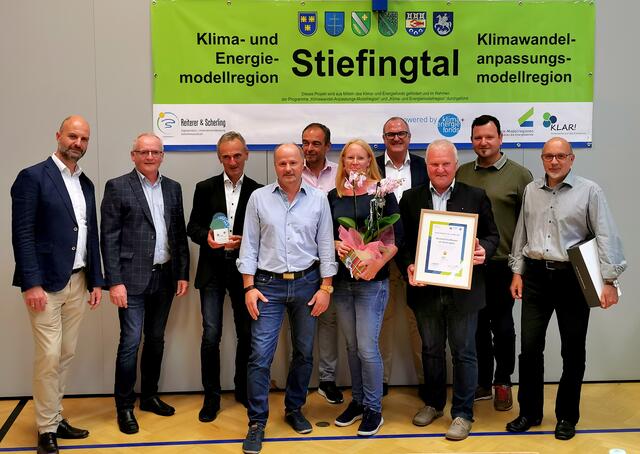 DI Dr. Helmuth Kreiner (TU Graz), Gerhard Vötsch (Moderation, Begleitung), DI Johann Oster, Bgm. Siegfried Neuhold, Ing. Wilhelm Moder, Dipl. Ing. (FH) Isabella Kolb-Stögerer (KLAR! Stiefingtal), Bgm. Ing. Volker Vehovec, Bgm. Ing. Mag. Wolfgang Neubauer, Vizebgm. Manfred Sunko, Dr. Wolfgang Fischer (Uni Graz) | Foto: KLAR Stiefingtal