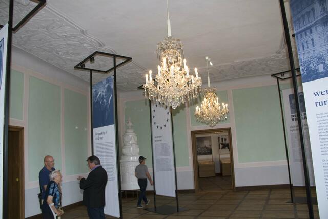 So erstrahlen die von Lobmeyr sanierten Luster heute im Engelsaal.