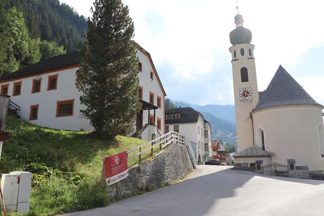 Im Glockenturm hängt eine Glocke aus dem Jahr 1696, die älteste Grassmayr-Glocke Nordtirols. | Foto: Othmar Kolp
