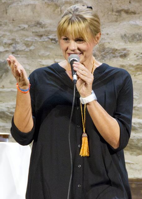 Eva Maria Marold auf der Burg
