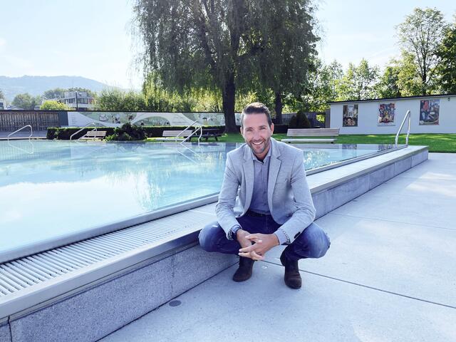 Roland Oberhauser, Leiter der städtischen Betriebe, ist im "Wintermodus": Kurz nachdem die Badesaison im Volksgarten endete, startet der Aufbau für den "Eiszauber". | Foto: Lisa Gold
