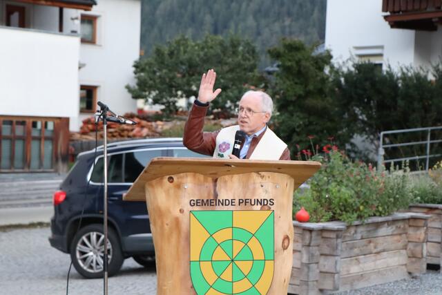 Dekan Franz Hinterholzer nahm die Segnung vor. | Foto: Othmar Kolp