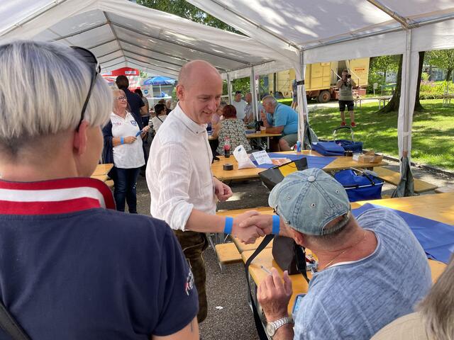 Die blauen Bänder zeugen von den strengen Corona-Kontrollen. | Foto: BRS/Diabl