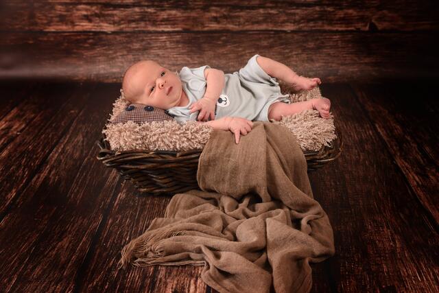 Ben
Geburt: 5. Juli
53 cm, 3.680 g
Julia und Bernhard Mosser aus Stocking | Foto: Monika Narrath Photography