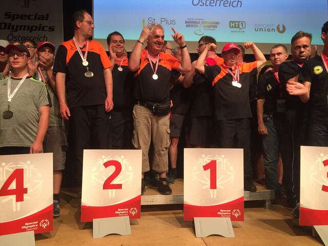 Die Special Olympics Stocksportler des ESV Alte Maut holten bei den Österreichischen Meisterschaften Gold und Silber. | Foto: KK