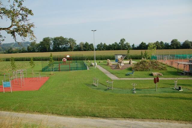 Sportlich verausgaben können sich Jugendliche auf der Trendsportanlage in Hinzenbach.  | Foto: Gemeinde Hinzenbach