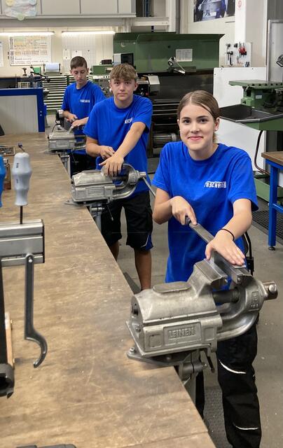 22 Jugendliche absolvieren derzeit ihre Lehre bei Faschang Werkzeugbau in Weng.  | Foto: Faschang