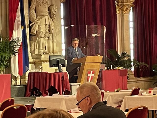 Bürgermeister Michael Ludwig reagierte noch während der gleichzeitig laufenden Landtagssitzung.