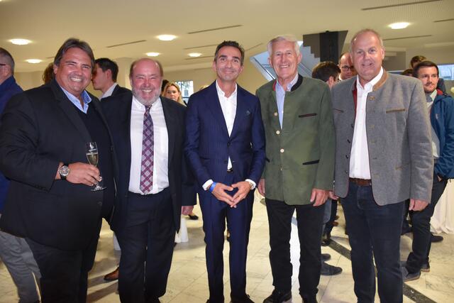 NAbg. Josef Muchitsch, Vollblutunternehmer Paul Kiendler, WK-RStObm.-Stv. Dietmar Schweiggl, Josef Kowald und Bgm. Alois Trummer. | Foto: Waltraud Fischer