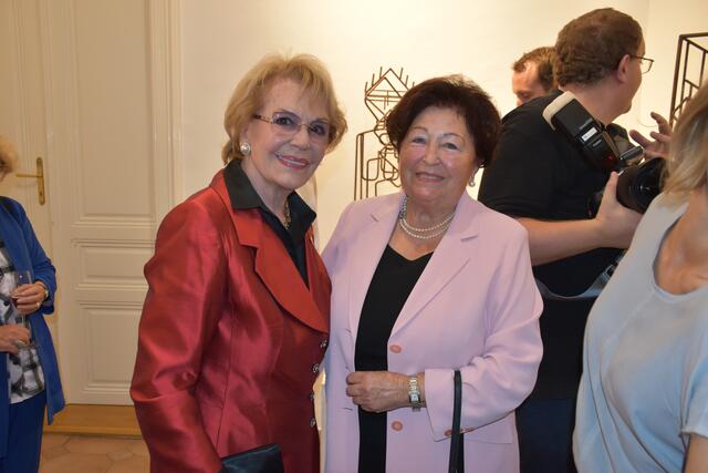 Renate Holm mit ihrer langjährigen Freundin Gerda Schuster. | Foto: Alexandra Goll