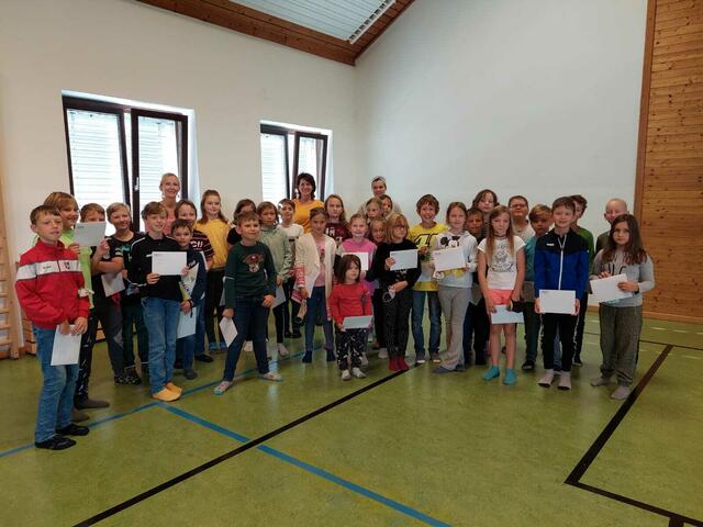 Kinder der VS Rollsdorf