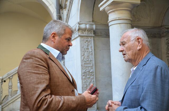 Bürgermeister Gerhard Köfer im Dialog mit Karl Anderwald