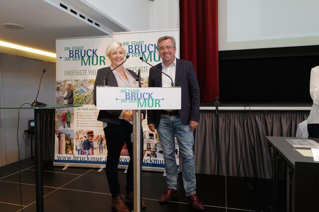 Jacqueline Staber und BM Peter Koch.