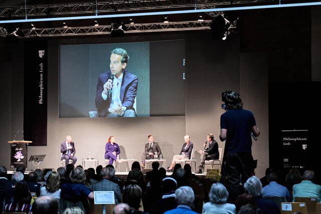 Wie seit vielen Jahren bewährt, gab das Magna-Impulsforum den Auftakt zum Philosophicum Lech zum Thema „So tun als ob. Fiktionen in Politik und Gesellschaft“. | Foto: Philosophicum Lech by Miro Kuzmanovic