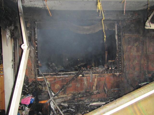 In einer Wohnung in der Martinhofstraße brach ein Feuer aus.  | Foto: BF Graz